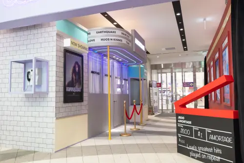 ▲BLACKPINK成員JISOO信義區快閃店。（圖／寬寬整合）