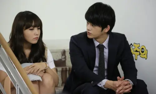 ▲鄭恩地（左）和徐仁國在《請回答1997》中組成「允宰詩源CP」超受粉絲歡迎。（圖／tvN官網tvn.cjenm.com）