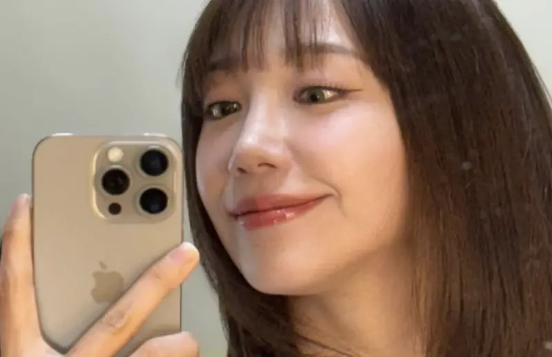 ▲Apink主唱鄭恩地（如圖）介紹，沒當過練習生直接出道、《請回答1997》和徐仁國組CP超受歡迎，電視劇播畢13年粉絲還在嗑。（圖／鄭恩地IG@artist_eunji）