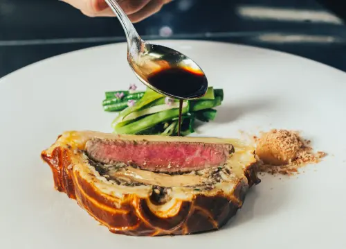 ▲米其林二星兼綠星主廚 Christophe Hay首度來台，客座台北君悅酒店。（圖／台北君悅酒店提供）