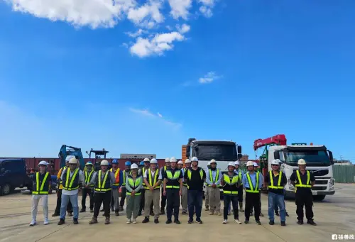 ▲桃園市原住民族受災戶每戶可申請1萬元急難救助金，市府並派青年與機具支援花蓮救災。（圖／翻攝張善政FB）