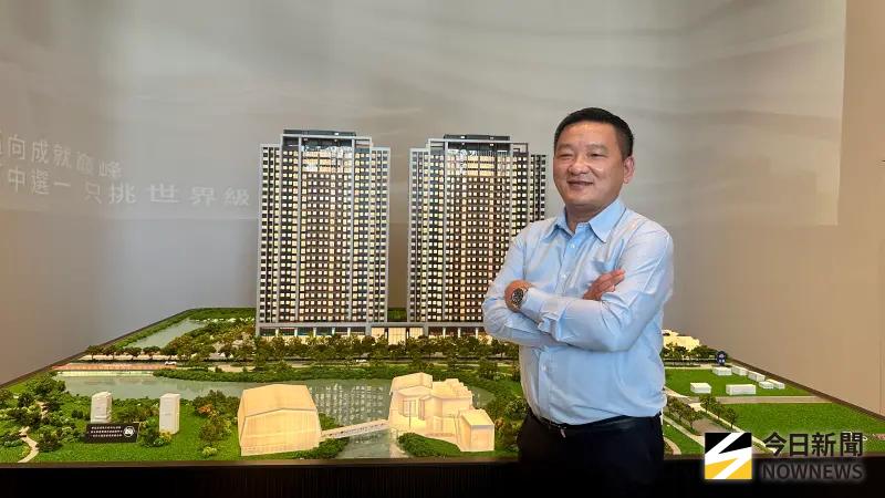 ▲興富發建設執行長林志龍25日表示，「悦讀耶魯」廣告戶將祭出總價798萬元起的震撼讓利價。（圖／記者陳美嘉攝，2025.09.25）