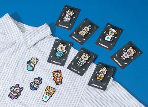 ▲9/27週末起，買2大杯原價星巴克，免費送「星座小熊布章」。（圖／翻攝自85度C FB）