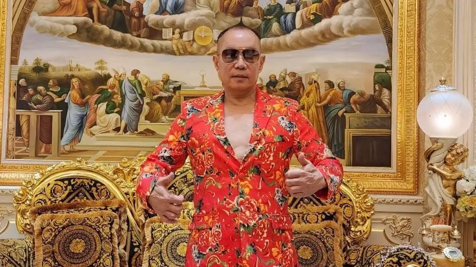 ▲竹北吊車大王強調，這些重機具會戰到最後一兵一卒，直到恢復市容才會撤離。（圖／翻攝胡漢龑臉書）