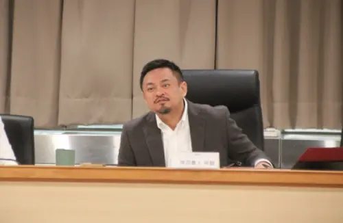 ▲洪申翰再鬆口，今年1月勞動部次長陳明仁已率團訪問印度，訪問印度台商，了解印度勞工的運用狀況，目前正在與印度方就行政流程、文件檢核、健檢品質等細節進一步確認，期望雙邊銜接能更順利。他並透露，首批今年有可能引進，也為印度移工來台再度開出時間表。（圖／記者鍾泓良攝影）