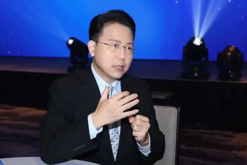 ▲王修含醫師強調，不純淨的肉毒桿菌素，會導致身體產生抗體、降低療效。（圖／NOWnews攝）