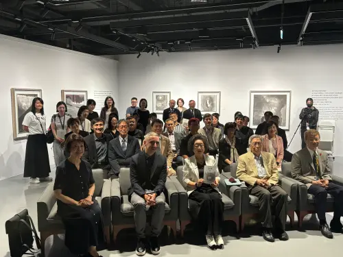 ▲師大美術館今（26）日舉辦「心象繪畫──高行健」開幕活動，國立臺灣師範大學校長吳正己、法國在台協會學術合作與文化處專員M. Morgan Fraisse-Laszlo、監察院范巽綠委員等貴賓到場見證。（圖／記者李青縈攝）