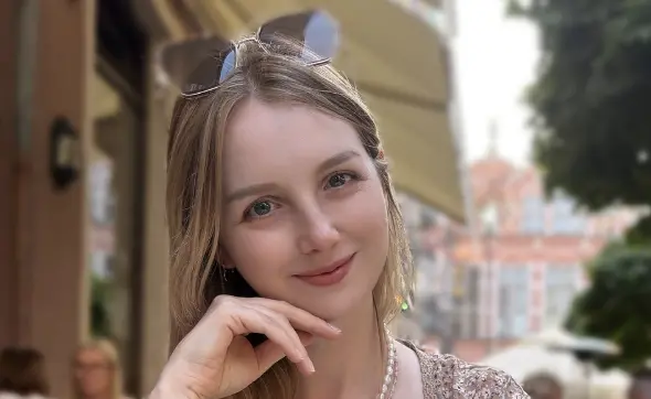 ▲《中文怪物》第二集在昨（25）日上線，波蘭選手安娜（如圖）身為隊長，卻在晉級環節選擇拉自己上岸，讓網友大酸：「真的是我獨自升級」，她也於當晚緊急拍影片解釋。（圖／翻攝自IG annapl_official）