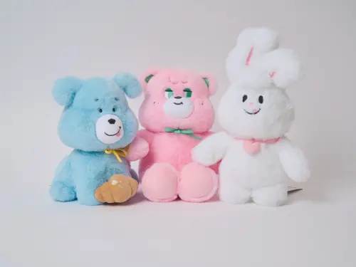 ▲全台指定7Fresh 門市加碼推出，購買4件加贈Knotted品牌玩偶1隻。（圖／業者提供）