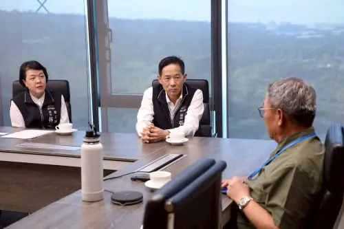 ▲台中市政府經發局長、勞工局長拜會巨大機械董事長。（圖／台中市政府提供，2025.09.26）