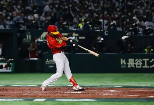 ▲2023年經典賽，中國隊對上日本隊，梁培面對日職強投戶鄉翔征轟出全壘打。（圖／取自梁培IG）