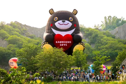 「高雄愛‧月熱氣球」月世界、愛河兩主場！場次、門票、交通一覽
