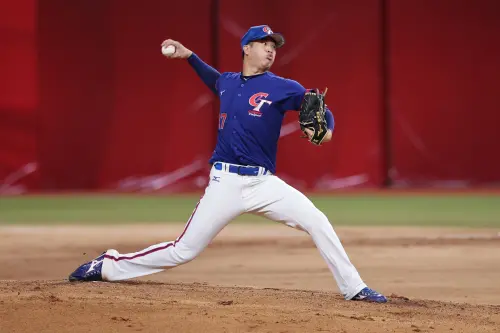 ▲效力日職福岡軟銀鷹的台灣「火球男」張峻瑋入選經典賽中華隊，成為投手部門「大黑馬」。（圖／中華棒協提供）