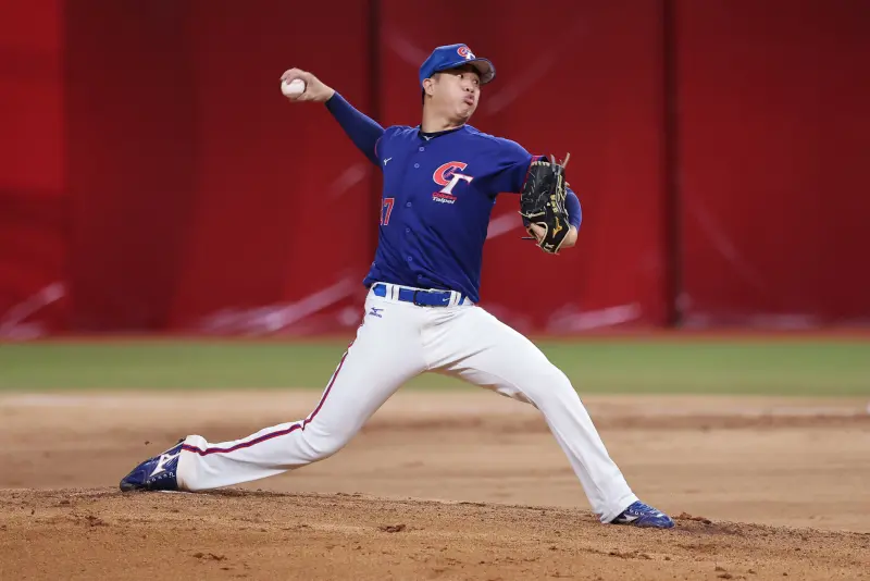 ▲張峻瑋此役主投4局被敲3支安打，投出1次保送，也有5次三振，沒有失掉任何分數。賽後日本主帥和打者都稱讚他犀利。（圖／中華棒協提供）