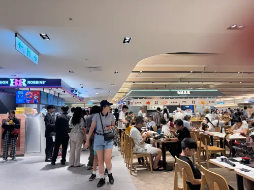 直擊台中新光三越11、12樓氣爆點！今昔對比驚人　民眾用餐沒在怕
