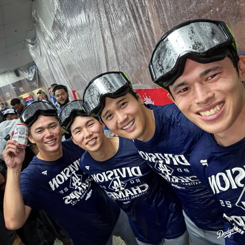 ▲山本由伸、金慧成、大谷翔平、佐佐木朗希合影。（圖／取自洛杉磯道奇X）