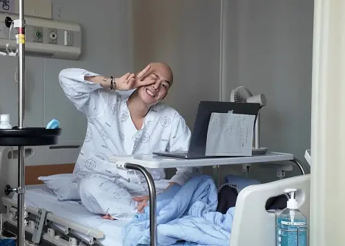 ▲車炫承罹癌後，一度無法接受，現在能坦然面對、樂觀看待，還曬出光頭照報平安。（圖／車炫承IG@502bright）