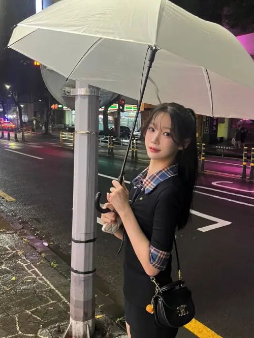 ▲桂裕眞分享自己今年最印象深刻的，就是在蠶室棒球場的蟲蟲危機，讓她嚇到花容失色。（圖／翻攝自桂裕眞IG@kyeyujin）