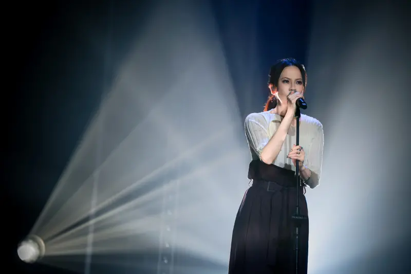 ▲楊乃文（如圖）近日到中國舉行《NOIR黑》巡迴演唱會，不料到了問答環節，粉絲開始狂問奇怪問題，例如想要什麼超能力，讓她崩潰喊：「你們很多奇怪問題」。（圖／亞神音樂提供）