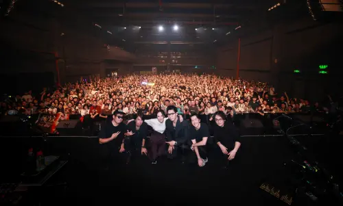 ▲楊乃文（如圖）現場有開放問答環節，由於觀眾問太多奇怪問題，讓她差點招架不住。（圖／亞神音樂提供）