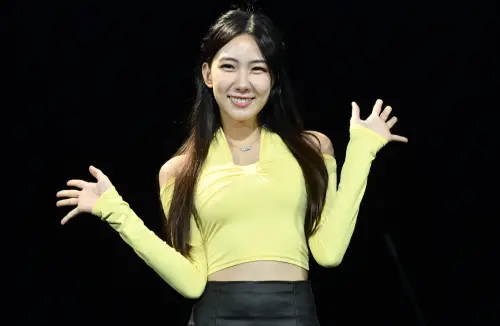 檸檬自嘲歌聲不想進步！曝與緋聞男友派翠克現況：我都自己領包裹
