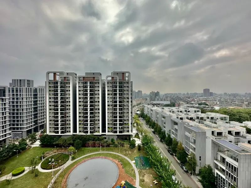 ▲位於北太平的新光重劃區近十年因交通與建設帶動，以低基期與便利生活機能，成為首購客戶心中的優質生活圈。（圖／信義房屋提供）