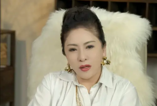 ▲向太（如圖）回憶和李連杰一家度假時遇到南亞海嘯的驚險狀況，表示兩人都因為這場災難，對於生命有全新體悟，被澈底改變。（圖／摘自 向太陳嵐抖音）