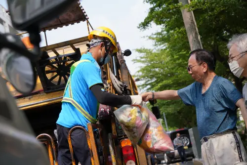 ▲垃圾車,收垃圾,丟垃圾,清潔隊員（圖／員林市清潔隊提供）