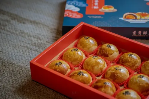 ▲黑手牌蛋黃酥（圖／取自臉書粉專「聰哥團長蛋黃酥」）