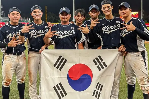 ▲韓國代表隊在超級循環賽以1：0力退日本，這是自2015年之後，韓國睽違10年再次在亞錦賽擊敗宿敵日本。比賽後，韓國社群上湧入滿滿的「熊熊」表情符號，因為此役的最大功臣，幾乎都來自韓國職棒的斗山熊隊。（圖／翻攝自kbsa_official X）