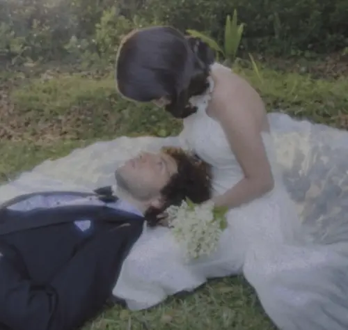 ▲班尼布蘭柯（左）與席琳娜（右）在超過百位賓客見證下完成婚禮。（圖／摘自IG@selenagomez）