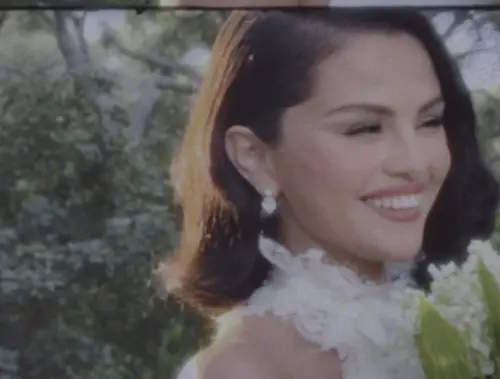 ▲席琳娜在婚禮上笑得非常燦爛，發自內心的愉悅。（圖／摘自IG@selenagomez）