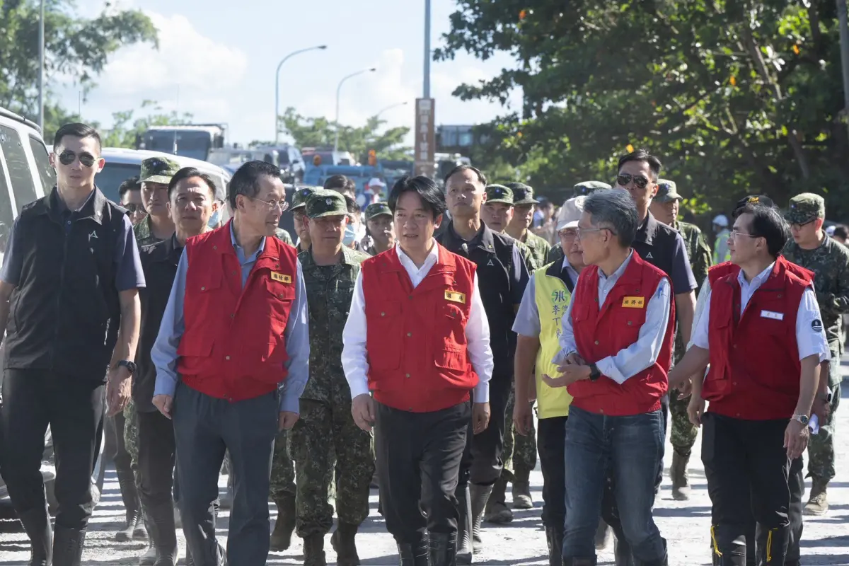 ▲賴清德表示感謝全台各地的救災超人與國軍的奉獻，展現台灣最珍貴的團結力量，每個救災超人都是台灣堅強後盾的關鍵一分子。（圖／總統府提供）