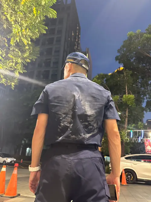 中市百貨商圈復業　警汗水與鹽分交織換順暢交通
