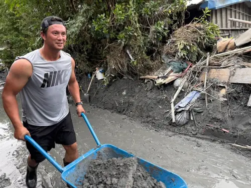 高國輝返花蓮重建家園！「麒麟臂」搬運土石　棒球情人變救災情人
