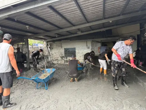 ▲高國輝甫滿40歲，生日當天剛與家人於嘉義簡單慶生，隨即馬不停蹄趕回花蓮探望父母。他坦言看到熟悉街道被泥沙淹沒的畫面，心中一度難以言語。（圖／取自羅國華臉書）