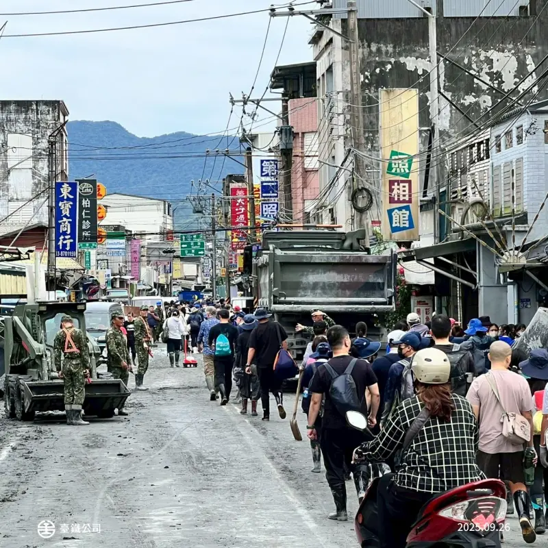 名家論壇》單厚之／鏟子超人流汗水　政客只會噴口水