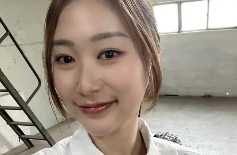 ▲韓國YouTuber咪蕾（如圖）參加了酷所製作《中文怪物》，不過卻在晉級過程被淘汰，使她在現場落下了眼淚，而她也發文直言：「自學中文就來台灣真的很辛苦。」（圖／咪蕾Threads）