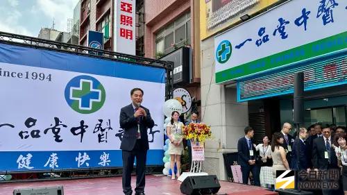 ▲總院長蔡全德表示，一品堂中醫要創造的不只是醫療服務，而是三帖良藥「健康、快樂與愛」。（圖／記者陳美嘉攝，2025.09.28）
