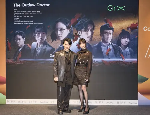 ▲張鈞甯（右）近期力作《化外之醫》在釜山拿下OTT大獎，讓她的釜山記憶多添了光輝的一頁。（圖／甯聚力文創提供）