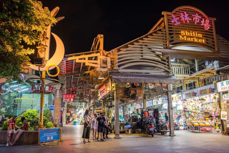 ▲士林夜市是台灣最具國際知名度的夜市，許多外國遊客來台灣都指名要到訪。（圖／取自交通部觀光局）