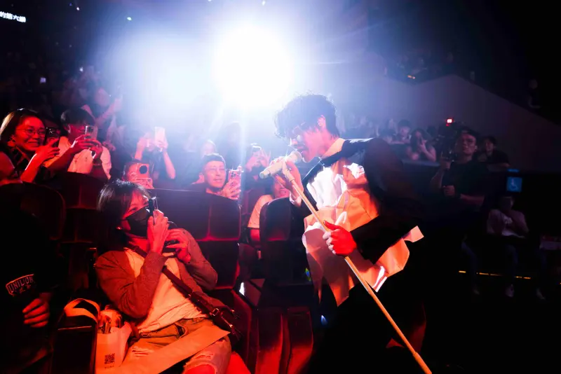 ▲盧廣仲（如圖）是台灣金馬、金鐘、金曲獎大滿貫三項得主中，最年輕的一位。其他還有蔡振南、亂彈阿翔，以及陳建騏、范宗沛、史擷詠，以及導演吳念真。（圖／寬宏藝術x添翼文創提供）