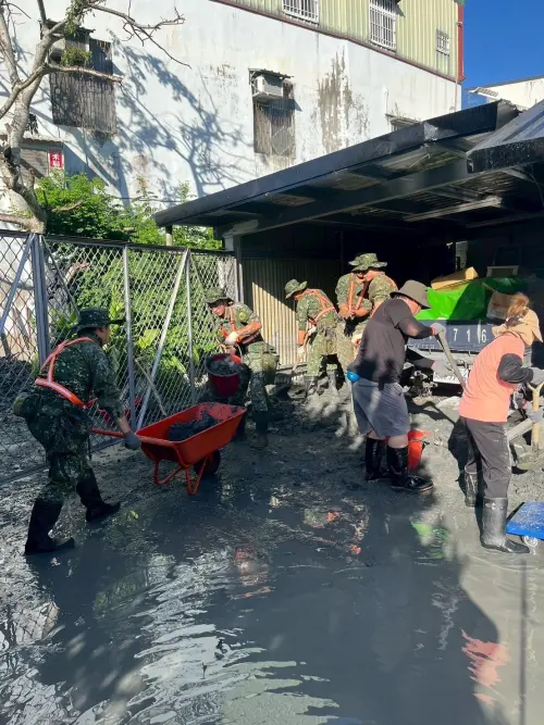 ▲國軍官兵把握時效協助花蓮災區復原。（圖／陸軍司令部提供）