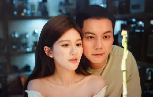 ▲趙露思（左）雖說自己沒有整形，但鼻子、嘴巴看起來還是有些許改變。（圖／翻攝自Netflix）