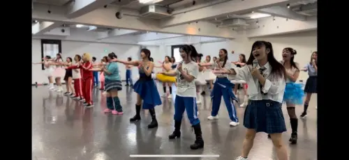 ▲AMTRS成員們都是超過50歲的女性，平時練習更是加倍努力，才有舞台上完美的演出成果。（圖／idol_17_project提供）