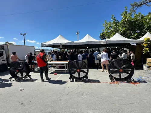 ▲主廚賴彥所招集的馬太鞍長老教會義煮團，規模持續擴大，一天已經能煮出2萬個便當。（圖／翻攝賴彥汶臉書）