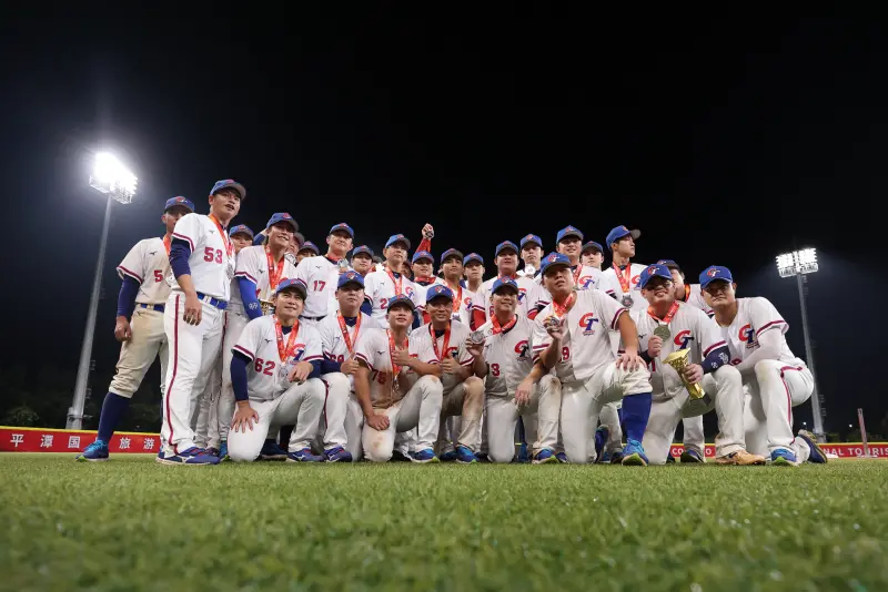 ▲2025年第31屆亞洲棒球錦標賽金牌戰今（28）日晚間在平潭登場，中華隊再度與日本爭冠，卻陷入完全相同的噩夢劇本，最終只能收下銀牌。（圖／中華棒協提供）