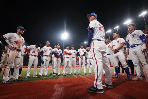 ▲2025年亞錦賽冠軍戰，中華隊0：11慘敗給日本，儘管賽會各方面從開打之初就備受質疑，但也有球迷認為，中華隊表現不如日本也是事實。（圖／中華棒協提供）