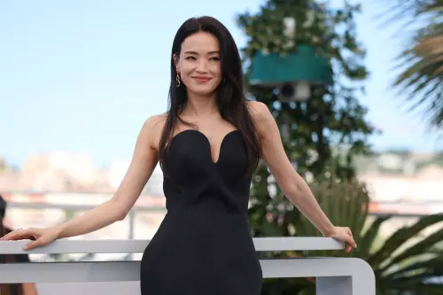 舒淇從三級片艷星變得獎導演！王晶稱她遭影帝加床戲　飯局價50萬
