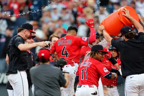 影／羅基歐再見3分砲！守護者大逆轉老虎封王　創MLB百年歷史紀錄
